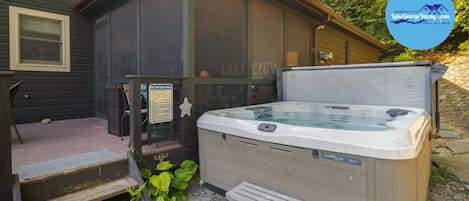 Bain à remous extérieur