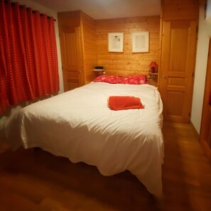 Bedroom 1 - en suite
