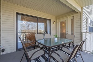Balcony with outdoor seating