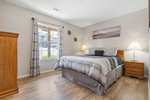 Bedroom with Queen Bed