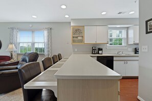 Counter seating at full kitchen