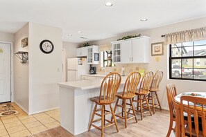Kitchen bar counter with seating for 4