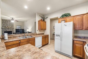 Fully equipped kitchen