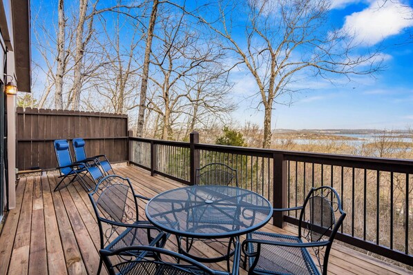 Balcony with outdoor seating