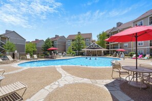 Another amazing pool that guests have access to 