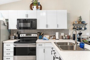 Fully furnished and equipped kitchen