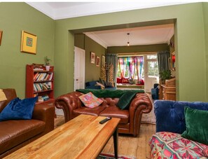 Living Room / Lounge