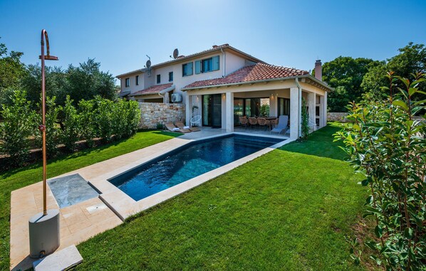 pool
