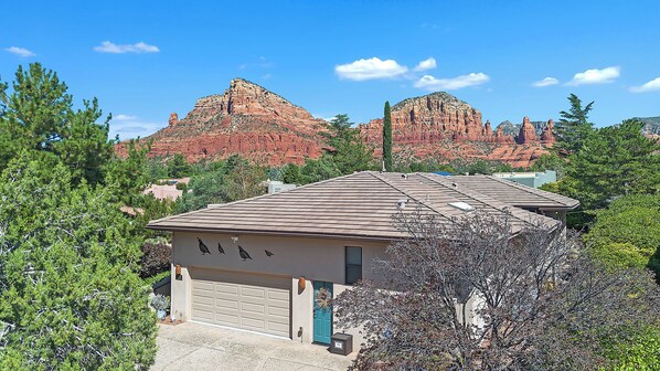 Sedona Indian Cliffs elevates your dream vacation to new height!