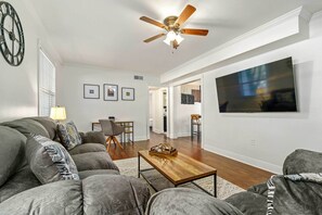 Living Room | Single-Story Condo on 1st Floor | Central A/C & Heating