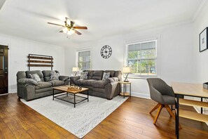 Living Room | Free WiFi