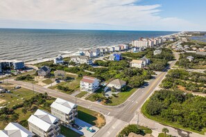 Surrounding Area | Walk to Beach