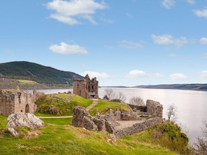 Natural Landscape, Highland, Hill, Rock, Landscape, Terrain, Coastal And Oceanic Landforms, Ruins, Coast, Lake