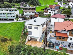 Plant, Building, Property, Window, Land Lot, Urban Design, House, Tree, Neighbourhood, Grass