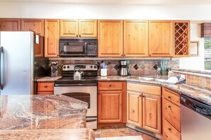 Full Kitchen