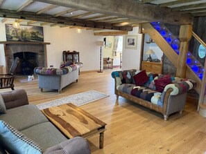 Living Room (1)