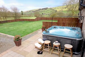 Hot Tub (1)