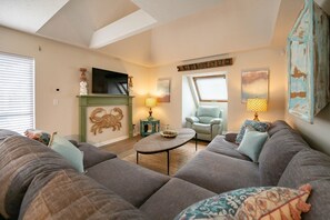 2nd Floor Living Area