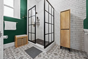 Full Bathroom: Luxuriate in the stylish and spacious bathroom with premium fixtures.