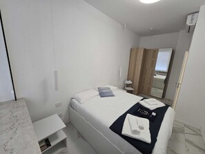 Bedroom (3)