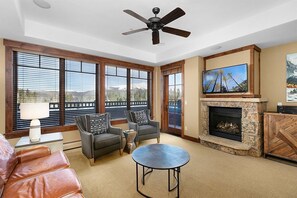 Spacious living room