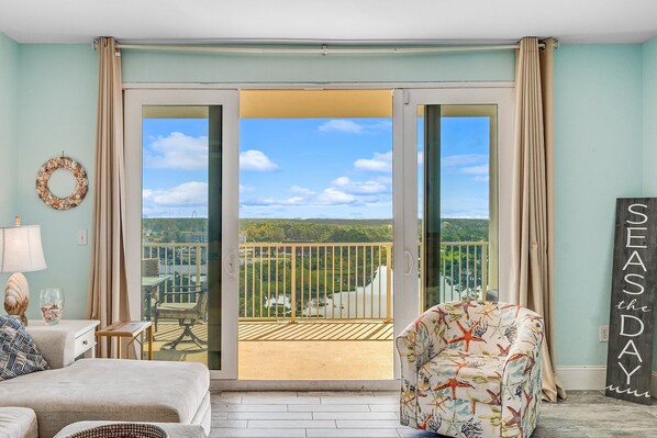 17-web-or-mls-9902-s-thomas-dr-1034