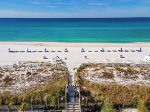 Sugar Beach Head to The beach
