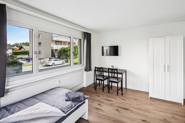 Essbereich im Schlafzimmer