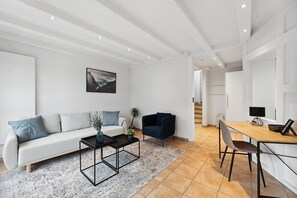 Schreibtisch im Wohnzimmer
