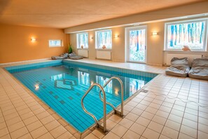 Indoor/outdoor pool