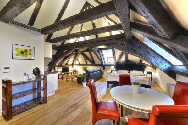 Repas dans la chambre