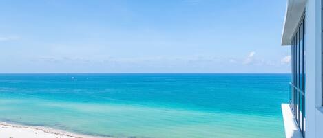 Uitzicht op strand/zee