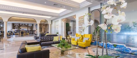 Lobby-Lounge