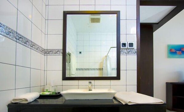 Bathroom sink