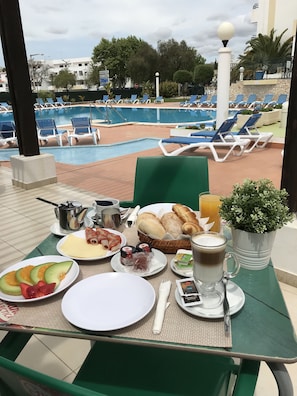 Breakfast area