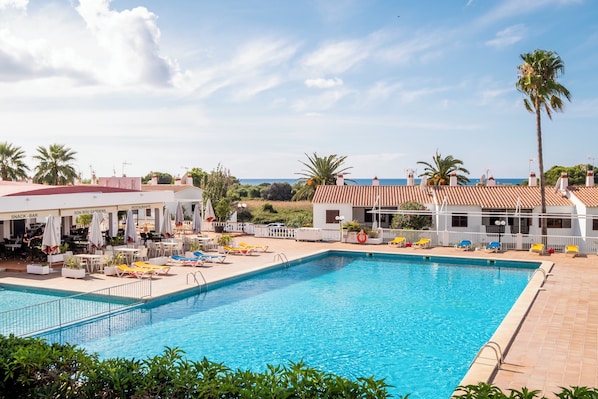 Bar accanto alla piscina
