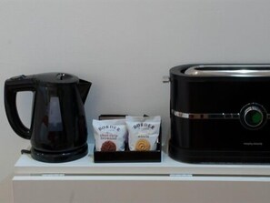 Kaffee und/oder Kaffeemaschine