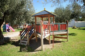 Children's play area - outdoor