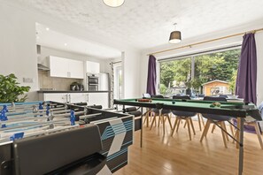 Living Room / Lounge