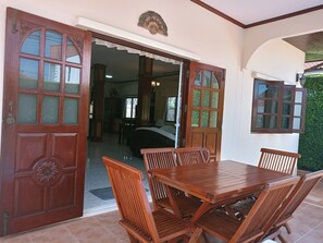 Outdoor dining
