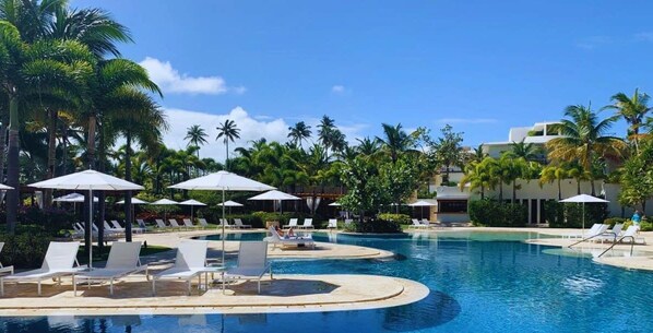 The owner can sponsor (for additional fees) access to the exclusive Dorado Beach Club, which offers  the unique Watermill Waterpark, Fitness Center, Discounted Golf privileges, and entry to the Encanto Beach Club with Watersports activities nearby.