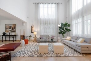 Open design, large living space, with inter-leading living and dining areas