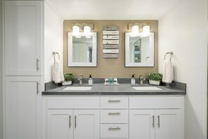 Fully updated bathroom