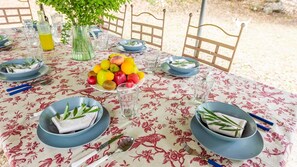 Outdoor dining