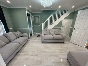 Living Room / Lounge