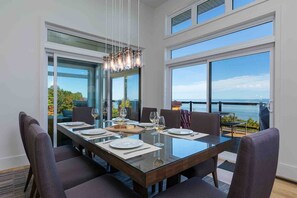 Dine with a view. Unforgettable meals.