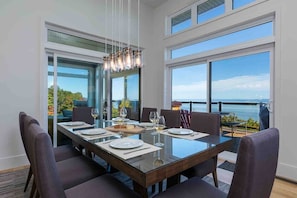 Dine with a view. Unforgettable meals.