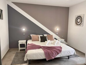 Bed,Bedroom