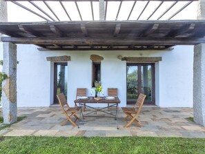 Pflanze, Gebäude, Holz, Schatten, Beleuchtung, Die Architektur, Stuhl, Fenster, Tür, Gartenmöbel