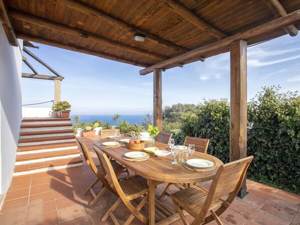 Himmel, Eigentum, Möbel, Tabelle, Pflanze, Holz, Stuhl, Interior Design, Gartenmöbel, Wasser